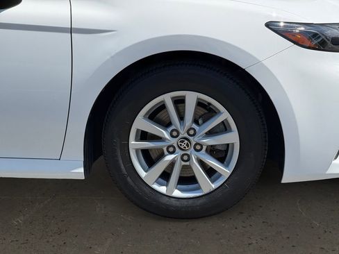 Used 2025 Toyota Camry LE FWD image 10