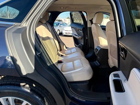 Used 2017 Jaguar F-PACE Prestige image 28