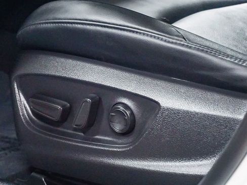 Certified 2019 Toyota Prius Prime Advanced w/ Carpet Mat Package image 20