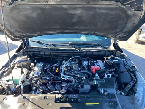 Used 2025 Nissan Altima 2.5 SV image 32