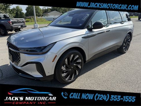 Used 2024 Lincoln Nautilus Reserve w/ Equipment Group 202A image 10