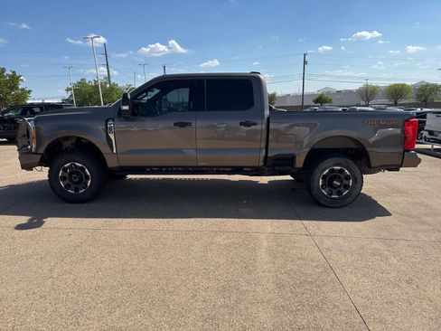 Used 2023 Ford F250 XLT w/ Tremor Off-Road Package image 4
