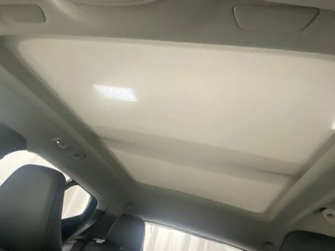 Certified 2025 Volvo XC40 B5 Ultra image 29