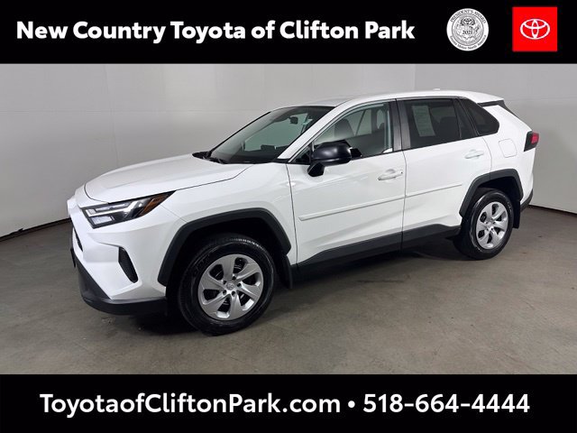 Used 2023 Toyota RAV4 LE AWD/4WD image 3