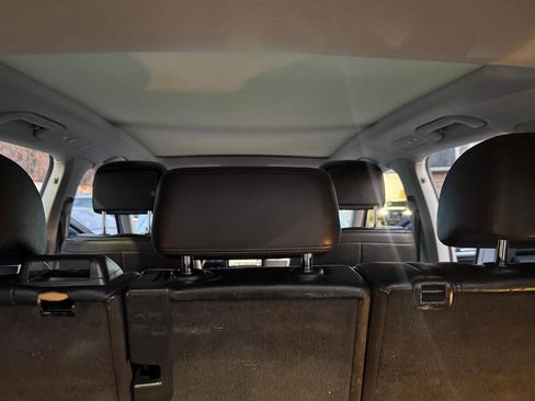 Used 2014 Volkswagen Touareg TDI image 38