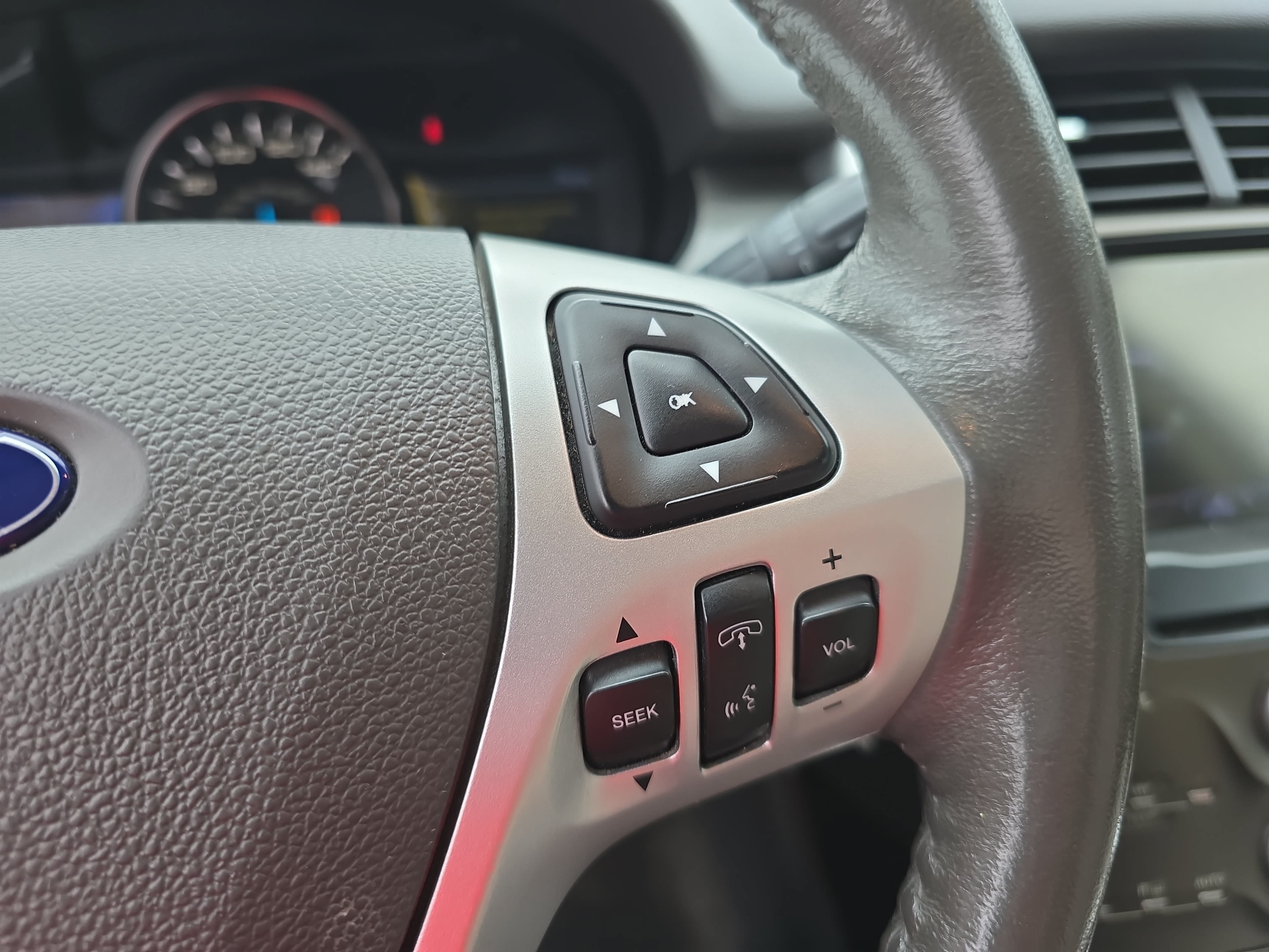 Used 2013 Ford Edge SEL AWD/4WD image 18