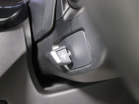 Used 2023 BMW 530e w/ M Sport Package image 17