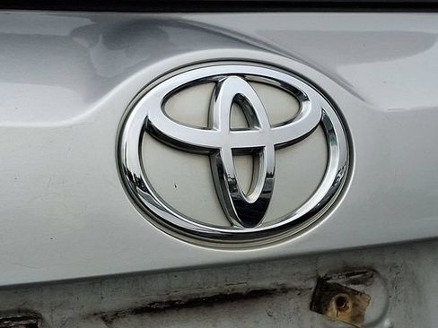 Used 2015 Toyota RAV4 XLE AWD/4WD image 8