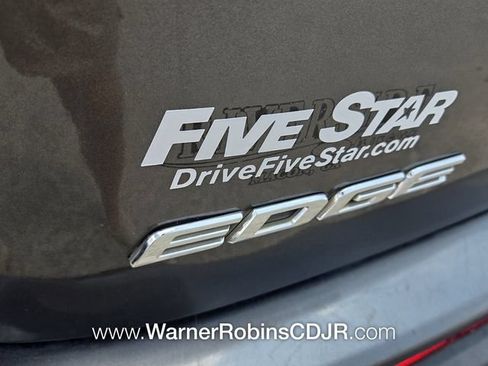 Used 2017 Ford Edge SEL w/ Equipment Group 201A FWD image 12