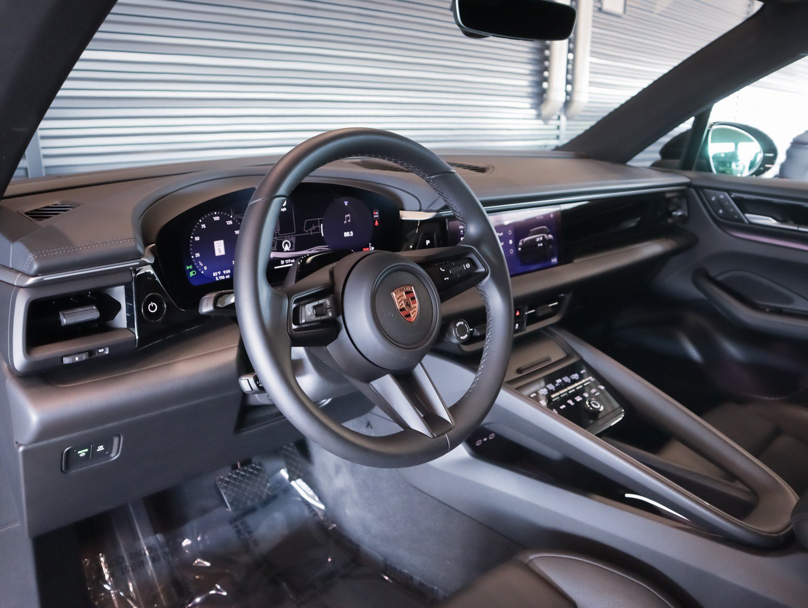 Certified 2026 Porsche Macan Electric RWD image 4
