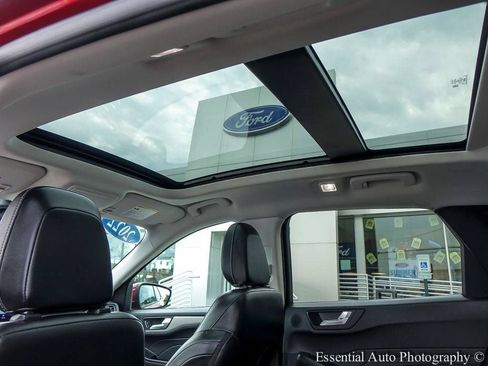Used 2022 Ford Escape SEL w/ Technology Package AWD/4WD image 12