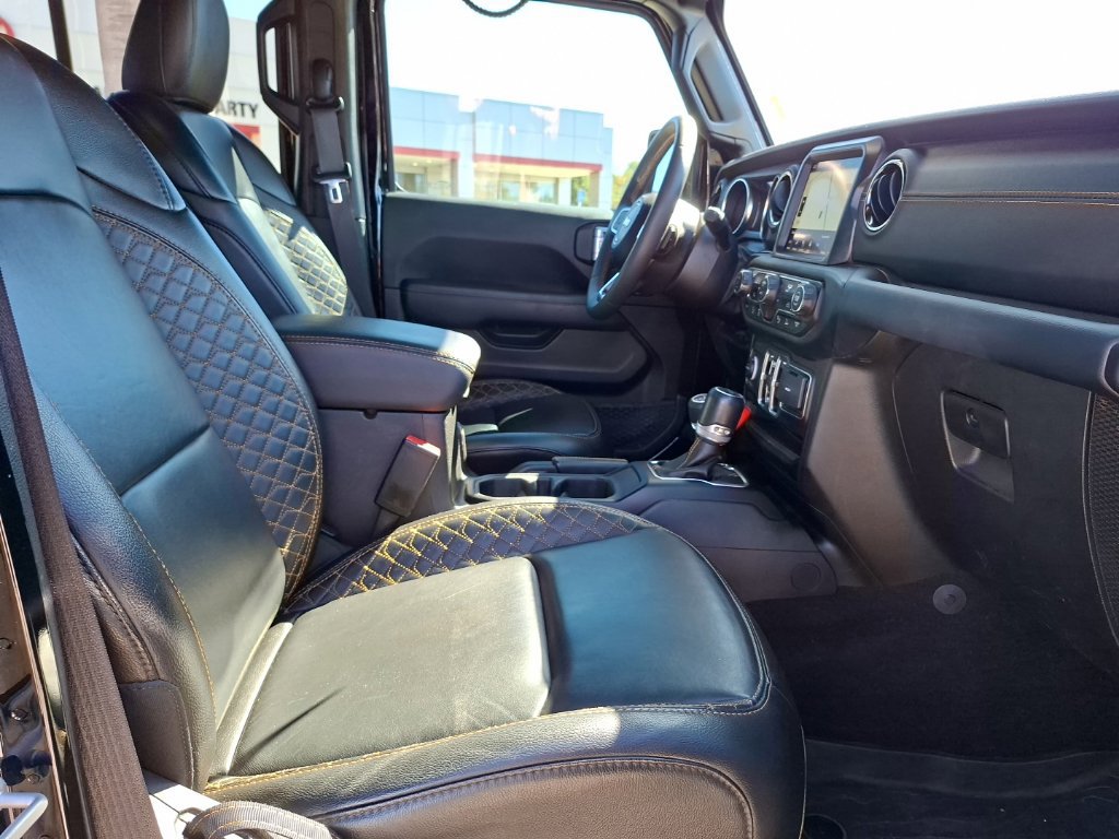 Used 2023 Jeep Gladiator Overland AWD/4WD image 30