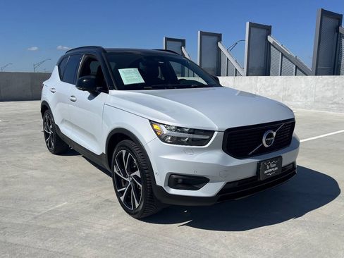 Used 2021 Volvo XC40 T5 R-Design w/ Advanced Package AWD/4WD image 3