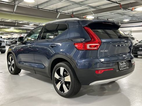 Used 2022 Volvo XC40 T5 Momentum AWD/4WD image 4