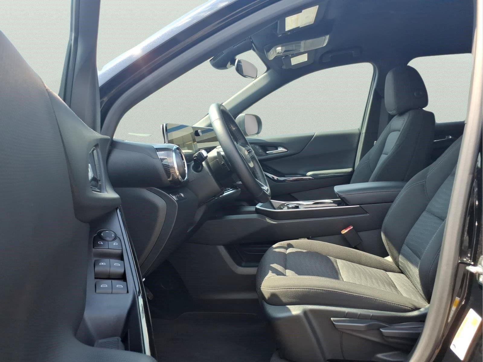 Used 2026 Chevrolet Equinox LT AWD/4WD image 14