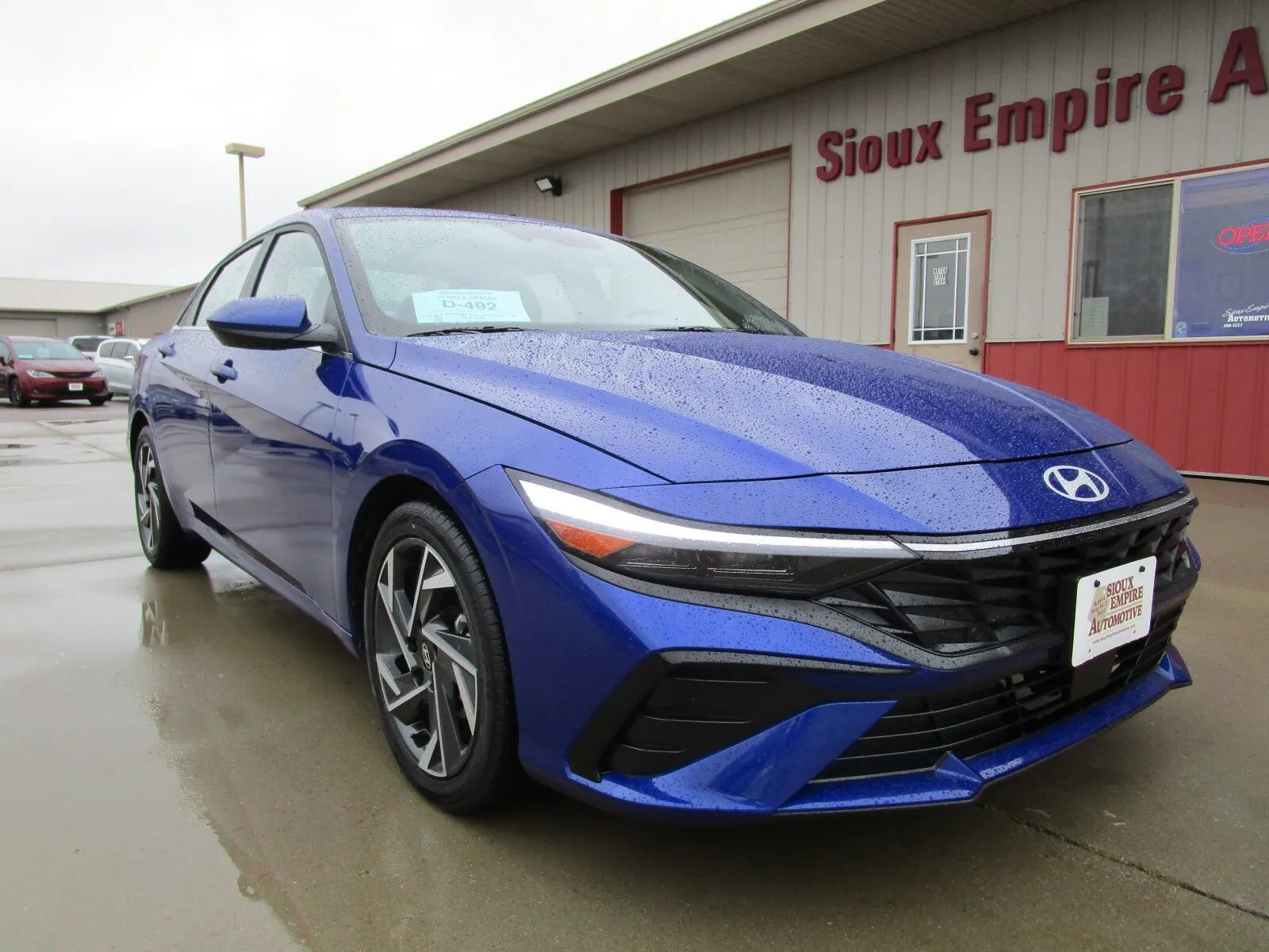 Used 2025 Hyundai Elantra SEL FWD image 3