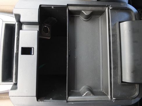 Used 2020 Ford Explorer Limited RWD image 26