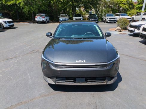New 2025 Kia K4 LXS FWD image 2