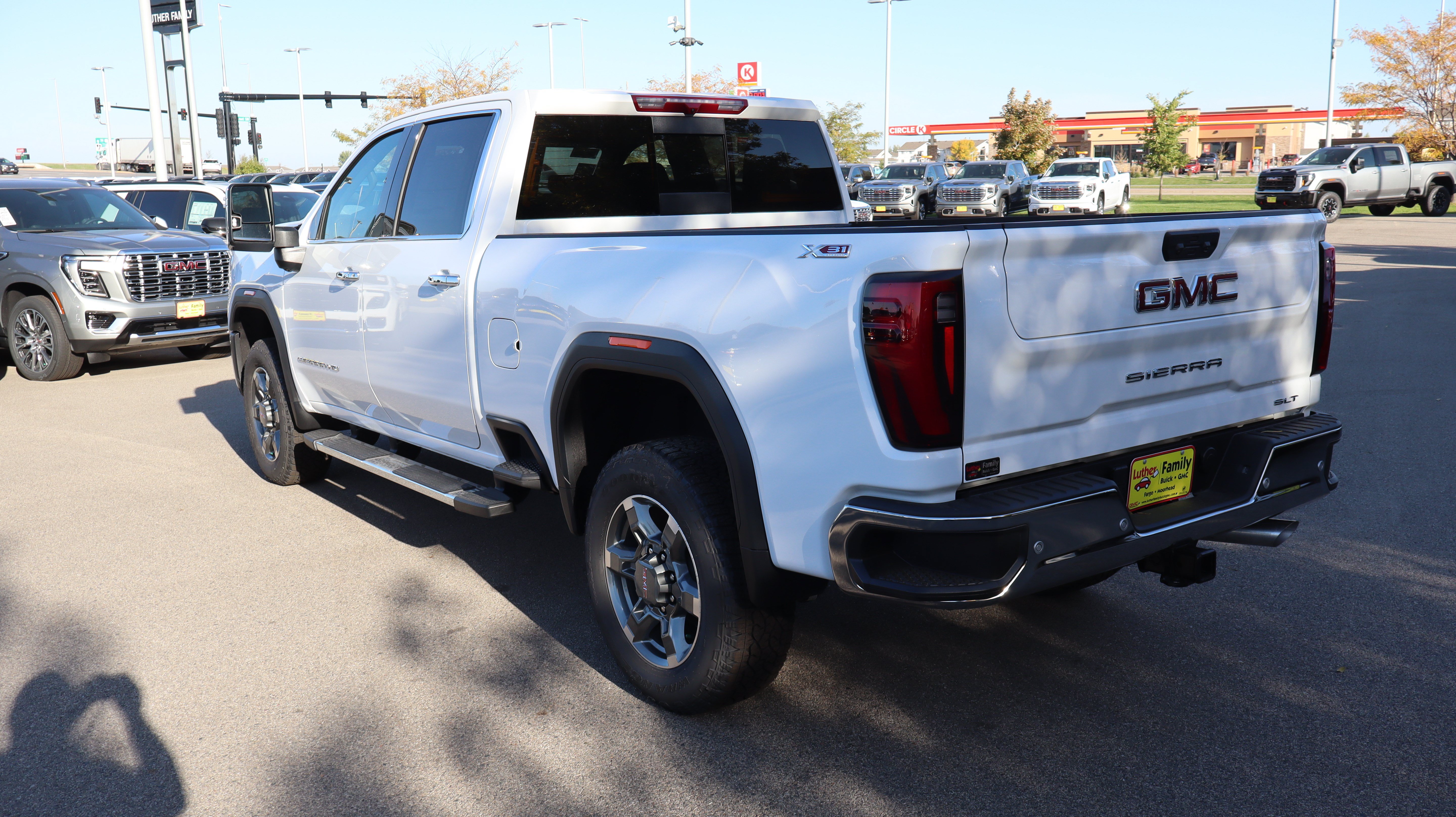 New 2026 GMC Sierra 3500 SLT w/ SLT Premium Package AWD/4WD image 5
