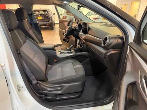 Used 2025 Chevrolet Blazer LT FWD image 36
