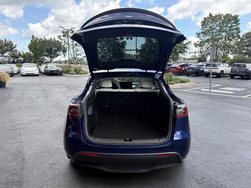 Used 2022 Tesla Model Y Performance AWD/4WD image 9