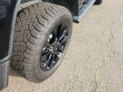 Used 2023 Jeep Wrangler Unlimited Sahara AWD/4WD image 15