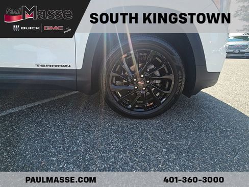Used 2023 GMC Terrain SLE w/ Driver Convenience Package AWD/4WD image 8