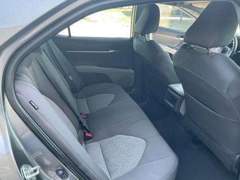 Used 2018 Toyota Camry LE image 17