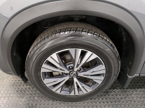 Used 2023 Nissan Rogue SV w/ SV Premium B Package image 7