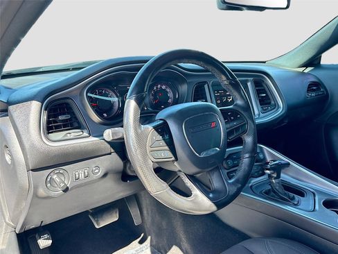 Used 2020 Dodge Challenger SXT w/ Blacktop Package image 9