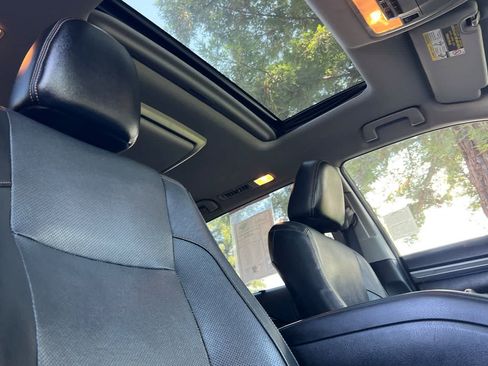 Used 2017 Toyota Highlander Limited w/ Carpet Mat Package AWD/4WD image 22
