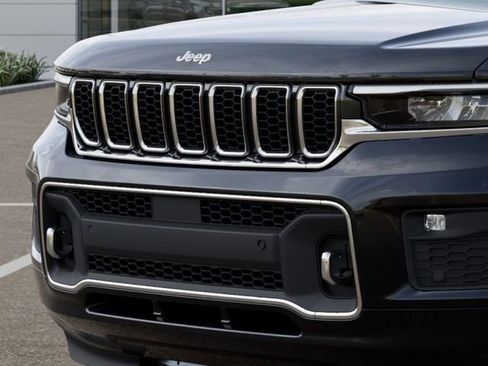 New 2025 Jeep Grand Cherokee L Overland AWD/4WD image 11