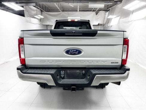 Used 2018 Ford F250 XL w/ Power Equipment Group AWD/4WD image 4