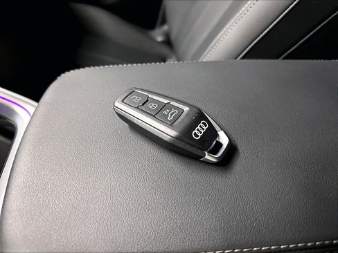 Used 2025 Audi Q5 Premium w/ Convenience Package AWD/4WD image 12