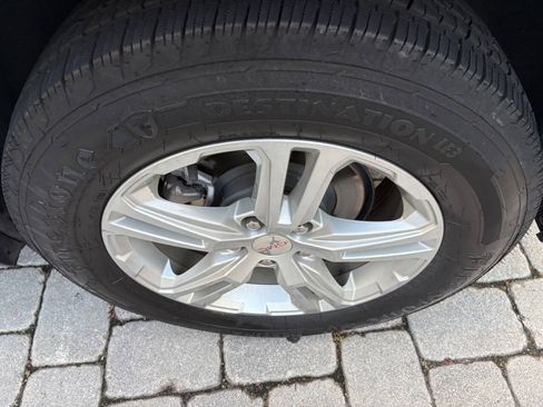 Used 2022 GMC Terrain SLE FWD image 26