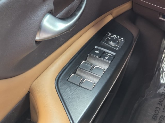 Used 2021 Lexus ES 350 w/ Premium Package FWD image 18