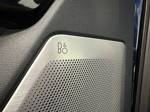 Used 2023 Ford F150 Lightning Platinum image 38