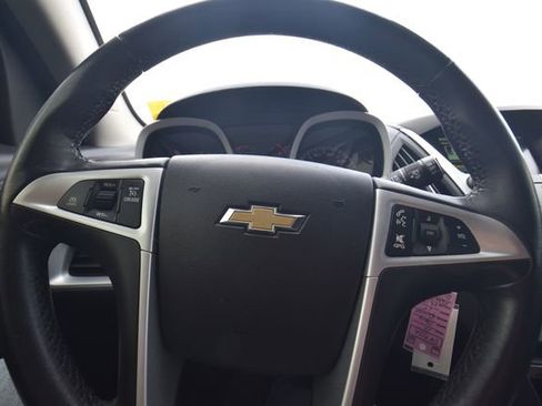 Used 2017 Chevrolet Equinox LT w/ Convenience Package image 9