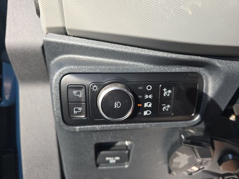 Used 2023 Ford Bronco Badlands w/ Sasquatch Package AWD/4WD image 27