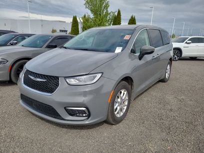 Used 2023 Chrysler Pacifica Touring-L