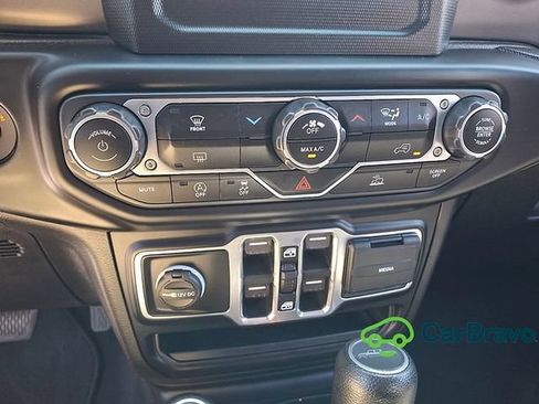 Used 2022 Jeep Gladiator Sport AWD/4WD image 16
