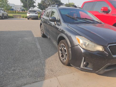 Used 2017 Subaru Crosstrek 2.0i Premium AWD/4WD image 2