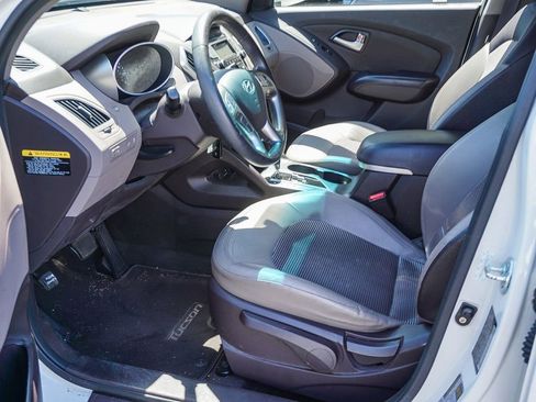Used 2012 Hyundai Tucson GLS image 18