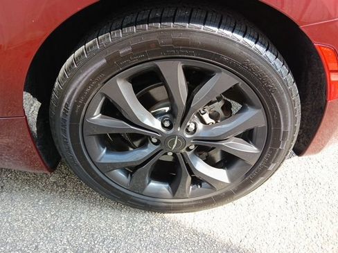 Used 2020 Chrysler Pacifica Touring-L Plus FWD image 14