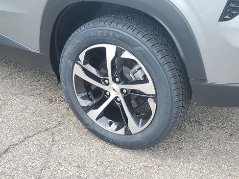 Used 2024 Chevrolet Trax RS FWD image 31