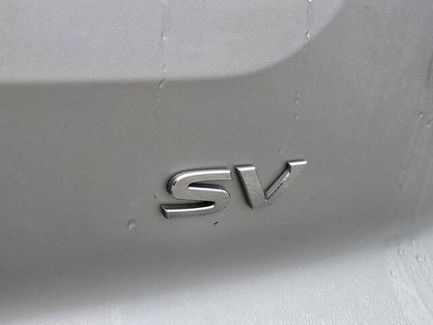 Used 2024 Nissan Pathfinder SV image 17