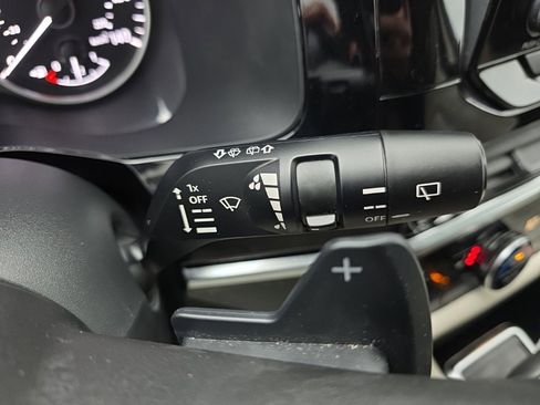 Used 2023 Nissan Pathfinder SV w/ Black Appearance Package image 28