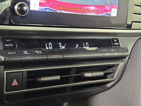 Used 2025 Toyota Camry SE FWD image 20