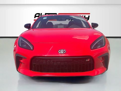 Used 2025 Toyota GR86 Premium w/ ALL Weather Mat Package (TMS) RWD image 2