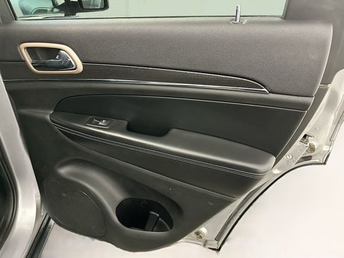 Used 2015 Jeep Grand Cherokee Limited w/ Luxury Group II image 33